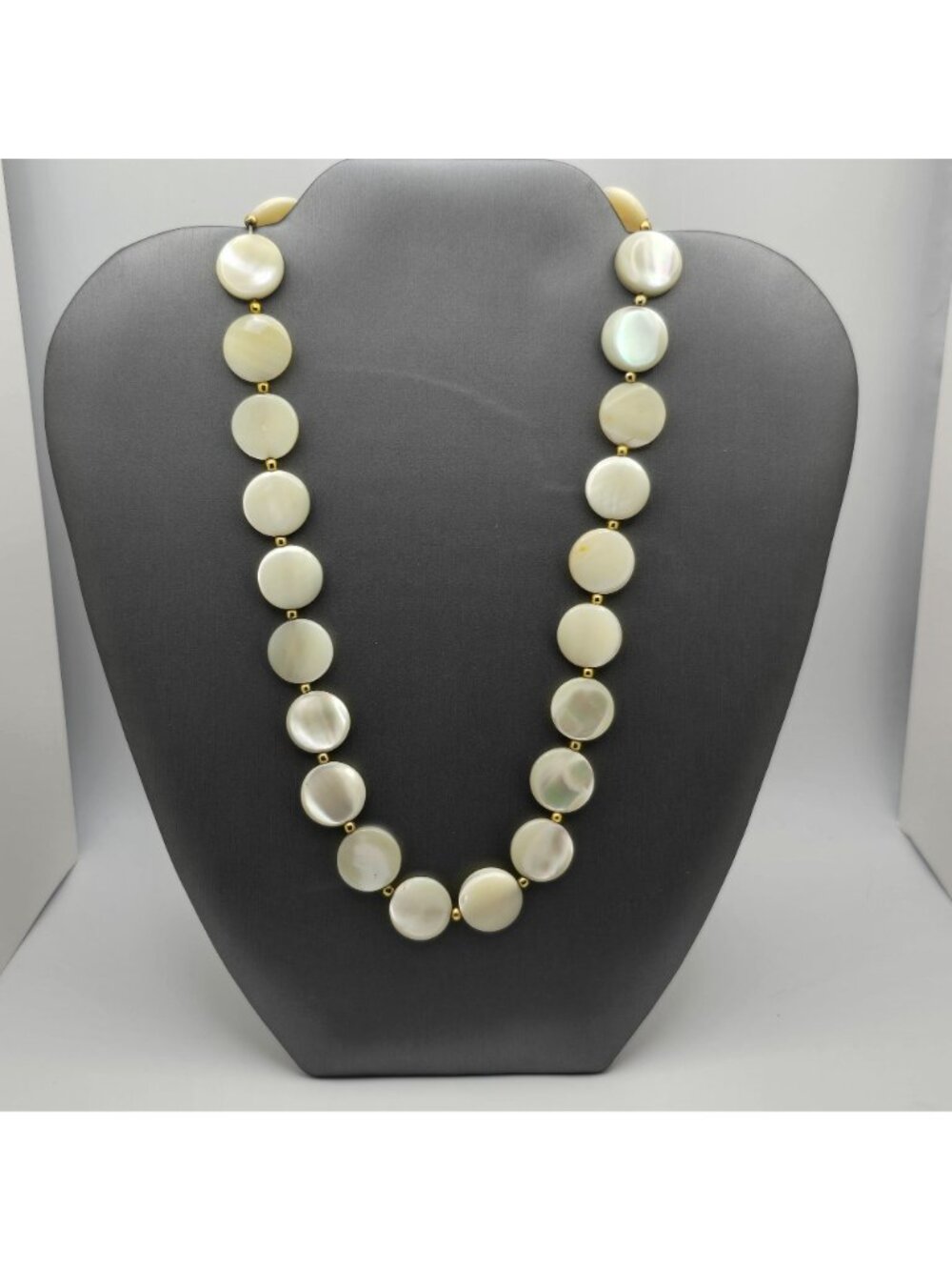Vintage Mother Of Pearl Coin Necklace Gold Plated Nautical Chic Shell Jewelry - Picture 13 of 13